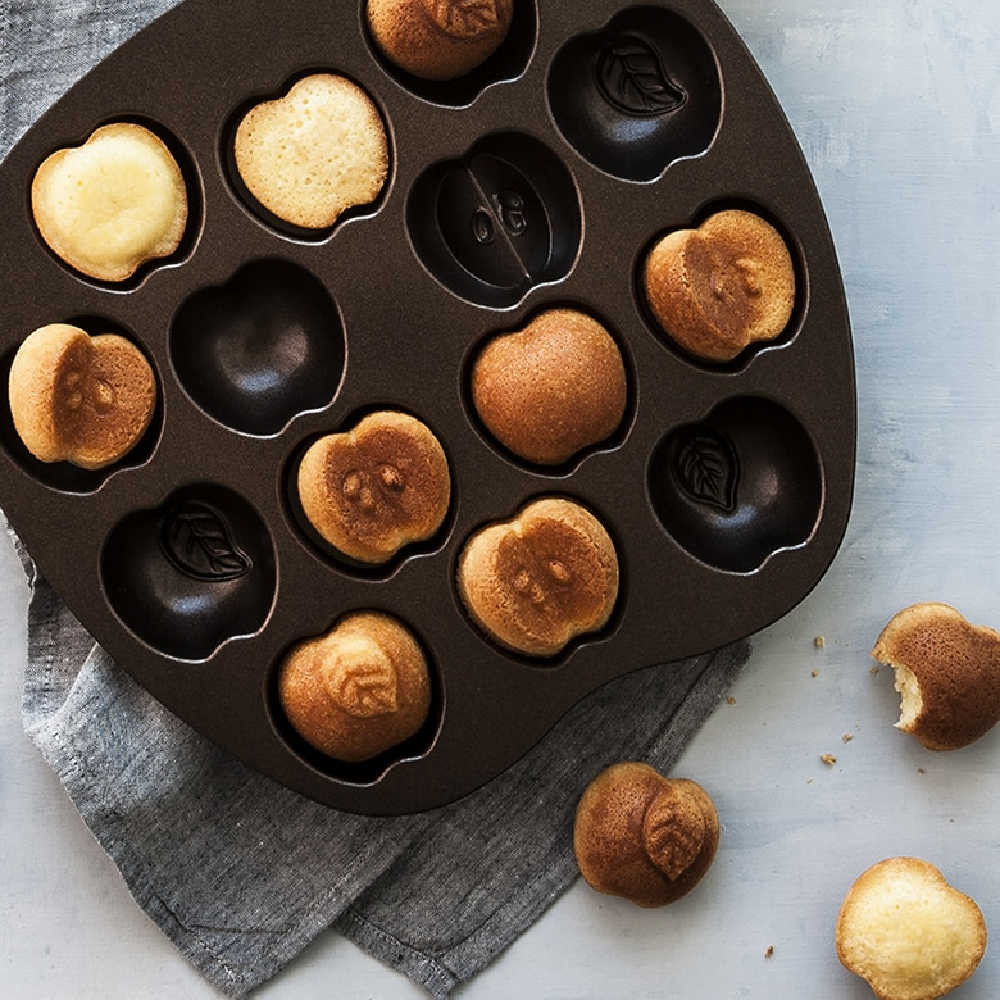 14-Count Apple Slice Cakelet Pan - Thumbnail 3