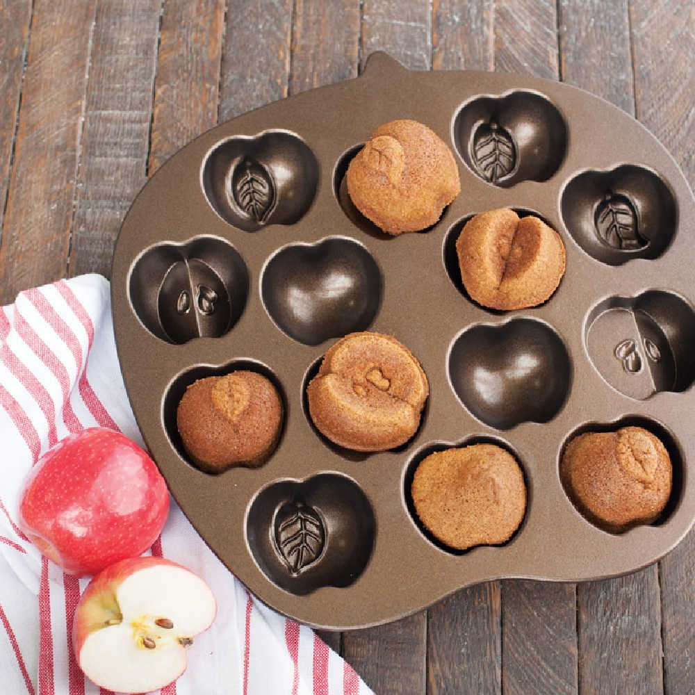 14-Count Apple Slice Cakelet Pan - Thumbnail 2