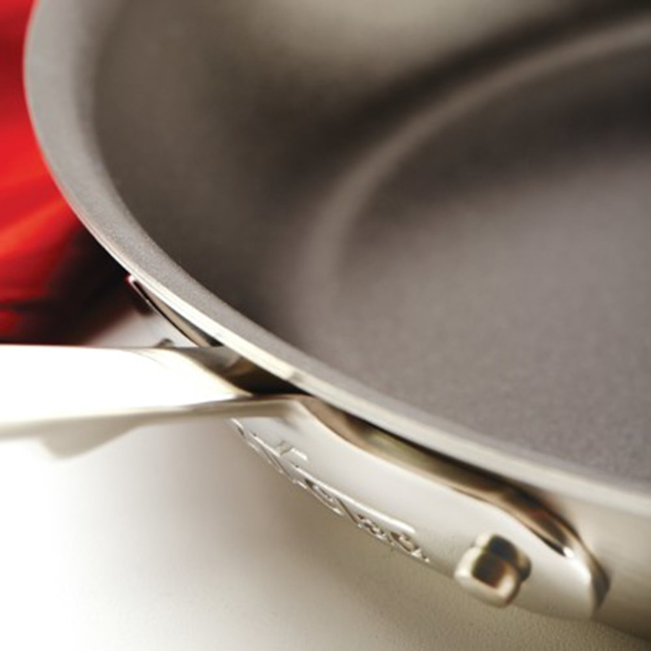 All-Clad d5 Stainless-Steel Nonstick Covered Fry Pan