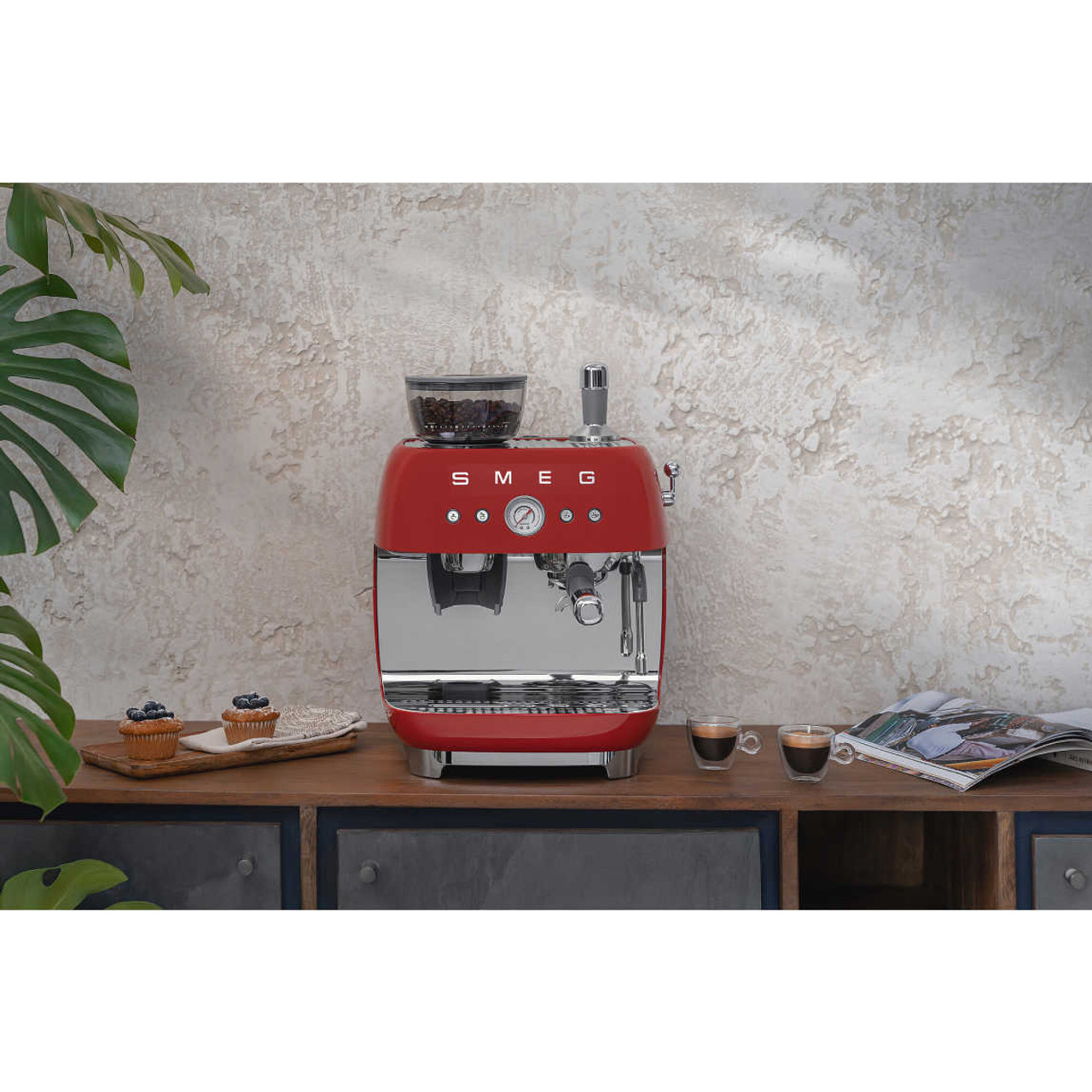 https://cdn11.bigcommerce.com/s-hccytny0od/images/stencil/1280x1280/products/5859/26385/SMEG_Espresso_Machine_and_Grinder_4__03824.1698261194.jpg?c=2?imbypass=on