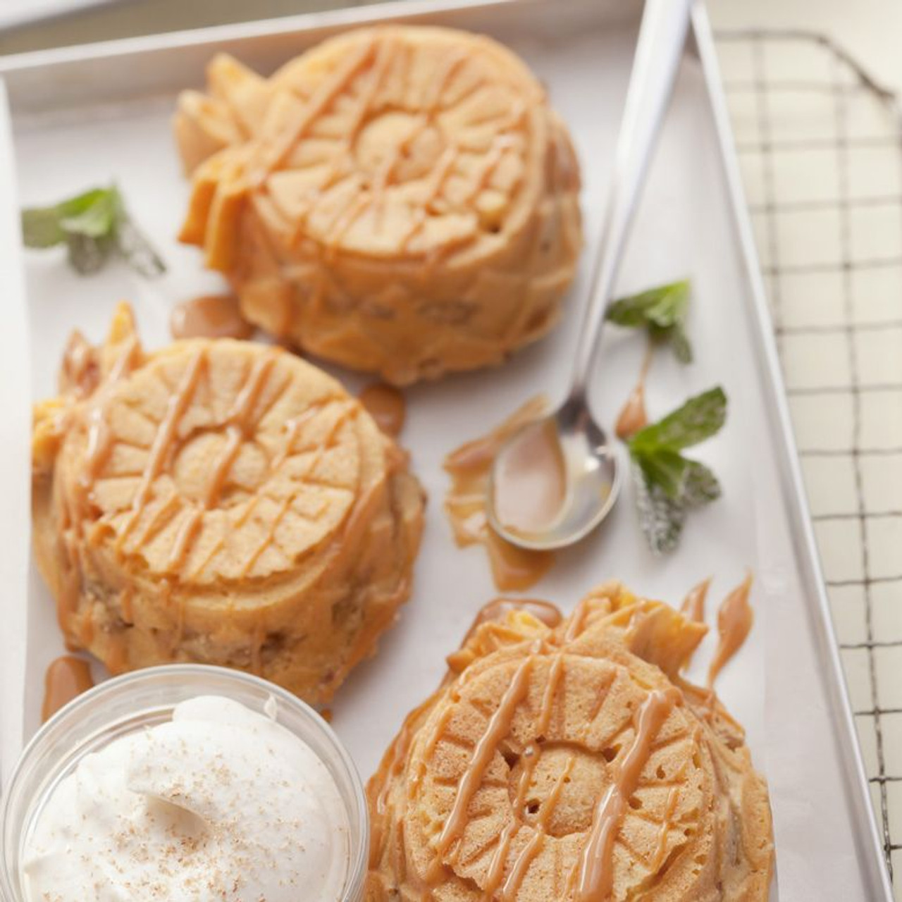 Classic Pineapple Upside Down Cake - Nordic Ware