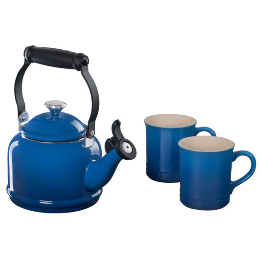 Le Creuset Demi Kettle and Mugs Set in Marseille