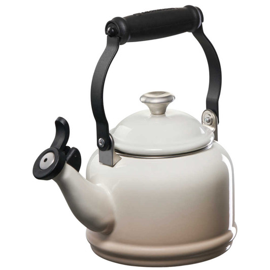 https://cdn11.bigcommerce.com/s-hccytny0od/images/stencil/532x532/products/5570/24341/Le_Creuset_Demi_Kettle_in_Meringue_1__82163.1.jpg