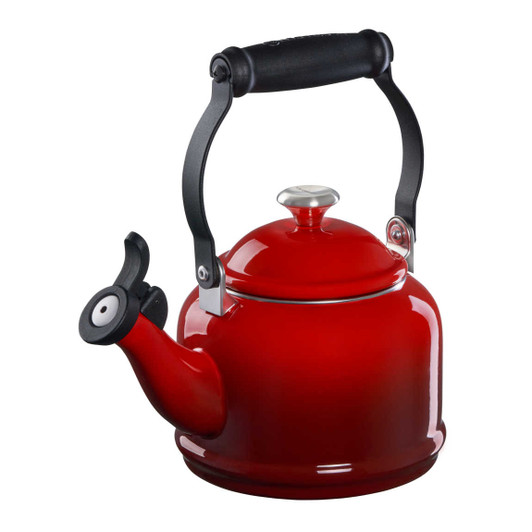 Le Creuset Demi Kettle in Cerise