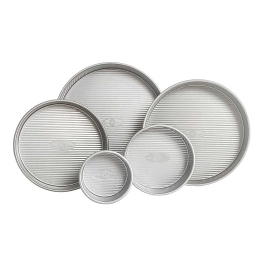 https://cdn11.bigcommerce.com/s-hccytny0od/images/stencil/532x532/products/5895/26481/USA_Pan_5-Piece_Round_Cake_Pan_Set__09202.1699895491.jpg?c=2