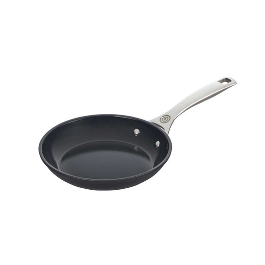 Le Creuset Essential Nonstick Ceramic 8-Inch Fry Pan