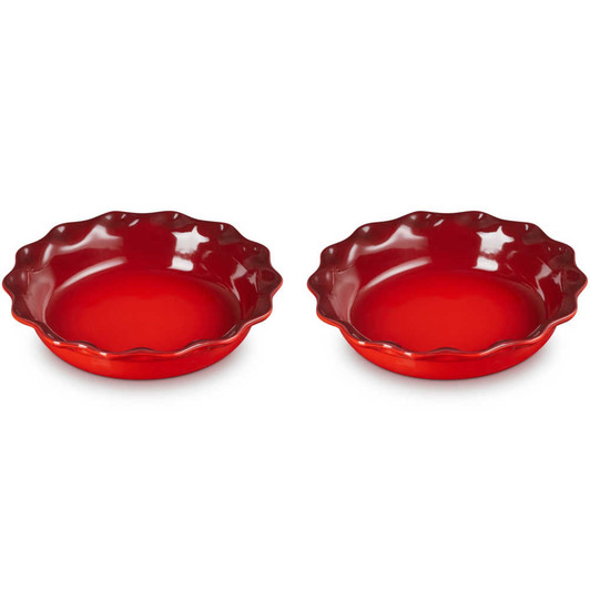 Le Creuset Set of Two Heritage Pie Dishes in Cerise