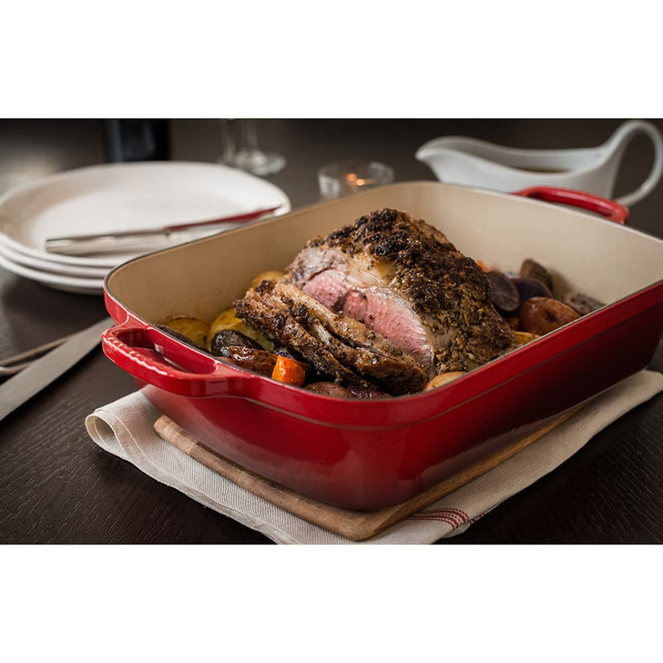 Le Creuset Signature Roaster in Cerise