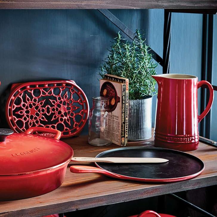 Le Creuset Cast Iron Crepe Pan in Cerise