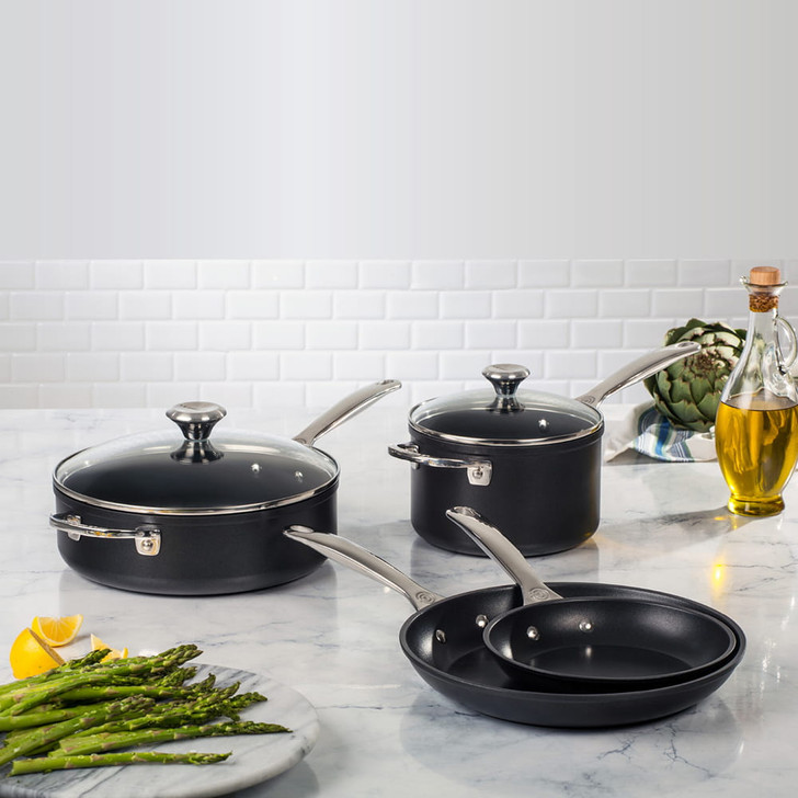 Le Creuset 10-Piece Cookware Set | Toughened Nonstick Pro