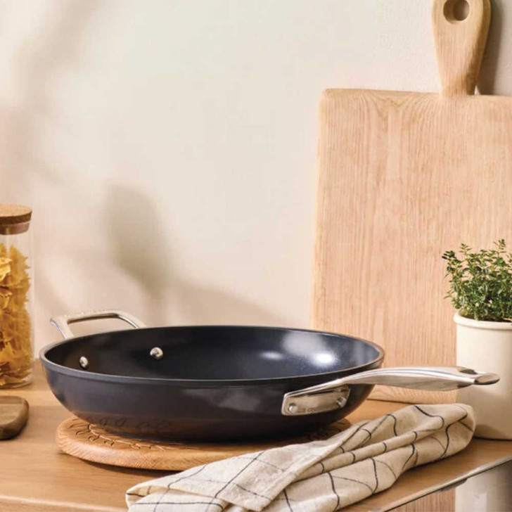 Le Creuset Essential Nonstick Ceramic Deep Fry Pan