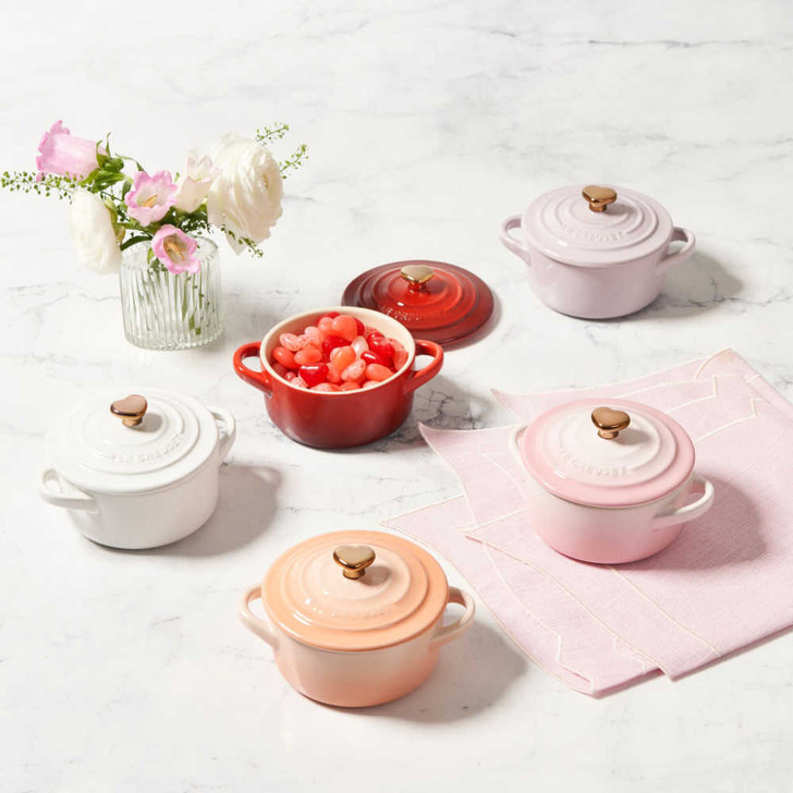Le Creuset Mini Round Cocotte With Heart Knob in Pêche