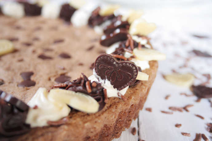 10 Tips to a Scrumptious Cookie Cake