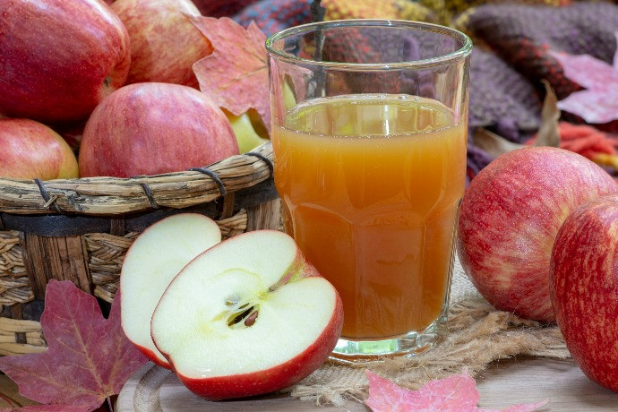 Homemade Apple Cider: Scrumptious Seasonal Simmering