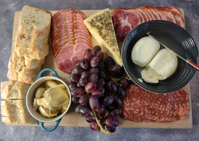 How to Build a Charcuterie Board