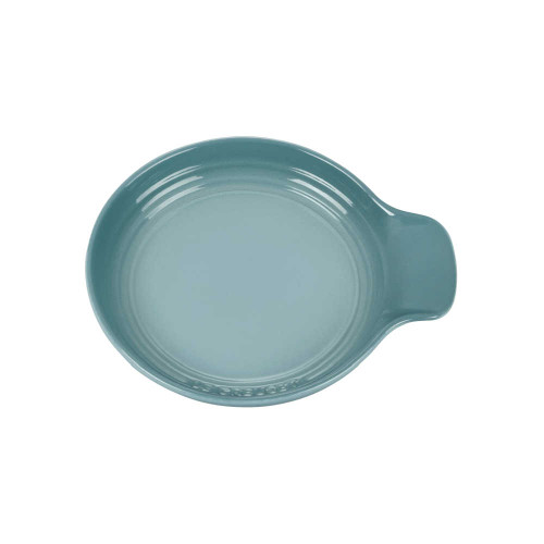 https://cdn11.bigcommerce.com/s-hccytny0od/products/4970/images/22418/Le_Creuset_Spoon_Rest_in_Sea_Salt_1__90927.1670518375.500.750.jpg?c=2