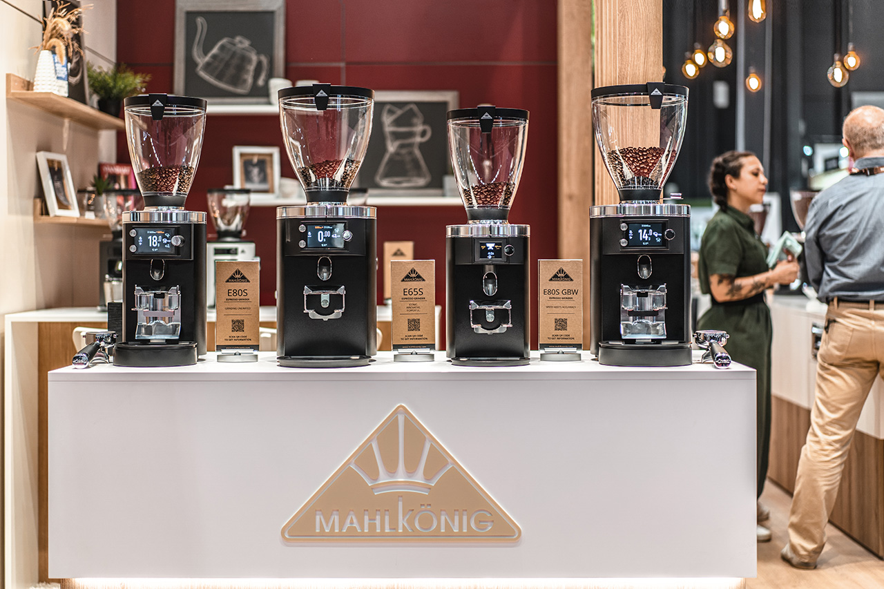 Mazzer vs Mahlkonig: Which Espresso Grinder Is Right for Your Café?