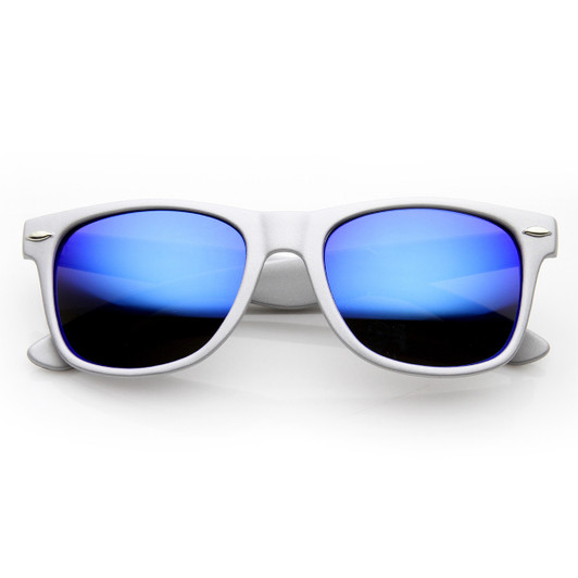 Classic Horn Rimmed Sunglasses with Flash Mirror Lens