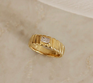 Croissant zirconia gold plated ring