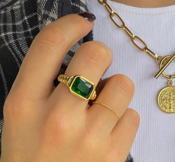 Green Emerald GP cocktail ring