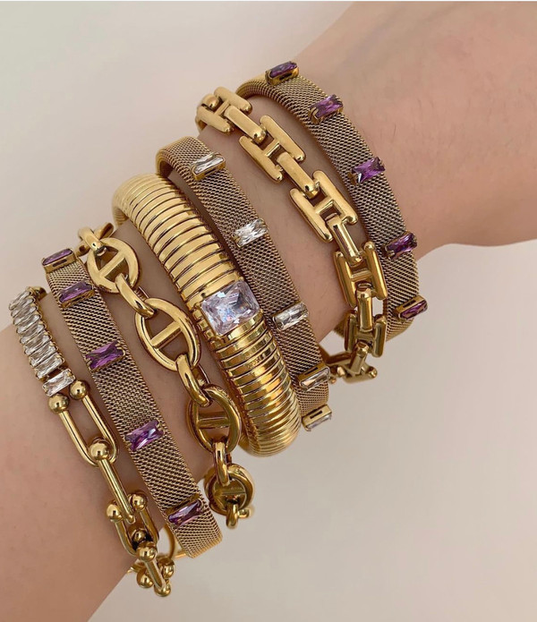 18 karats gold plated white crystals cuff