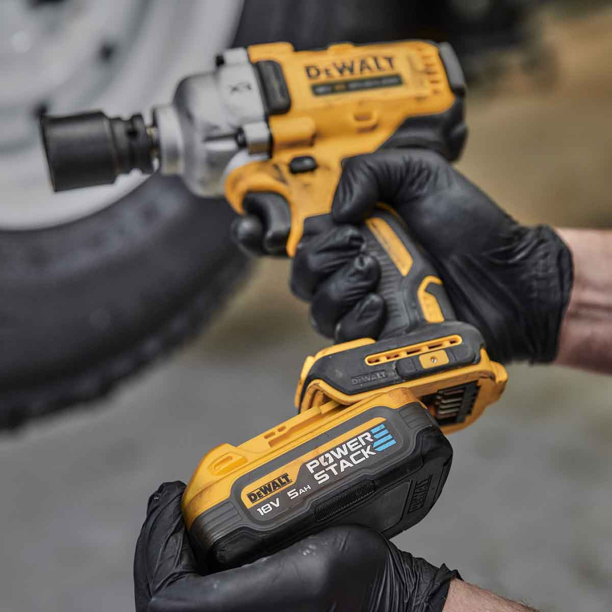 DeWalt DCF891H2T-GB 18V Impact Wrench 2x Powerstack - Main Image