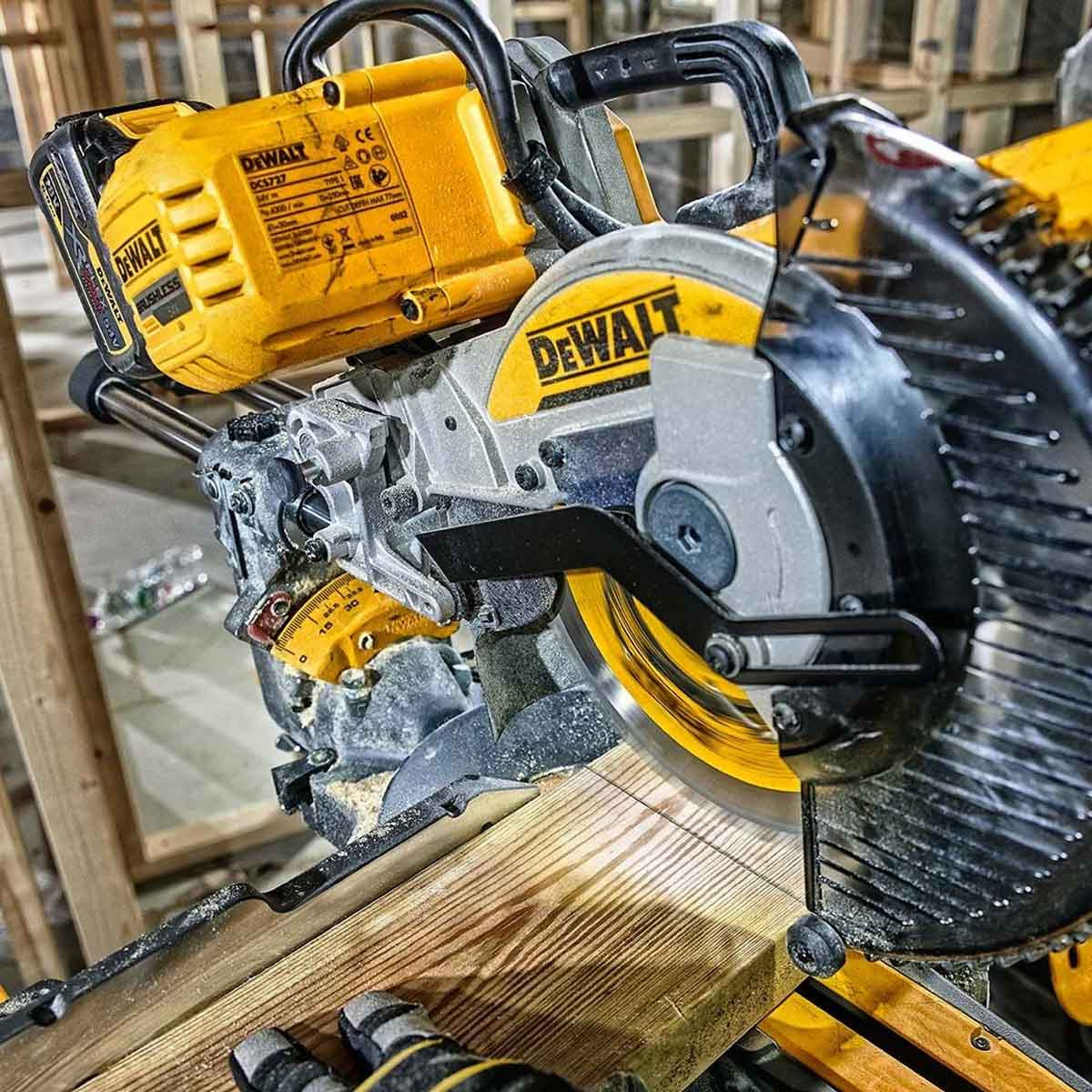 DeWalt DCS727T2-GB 250mm 54V FlexVolt Mitre Saw 2x Toolden