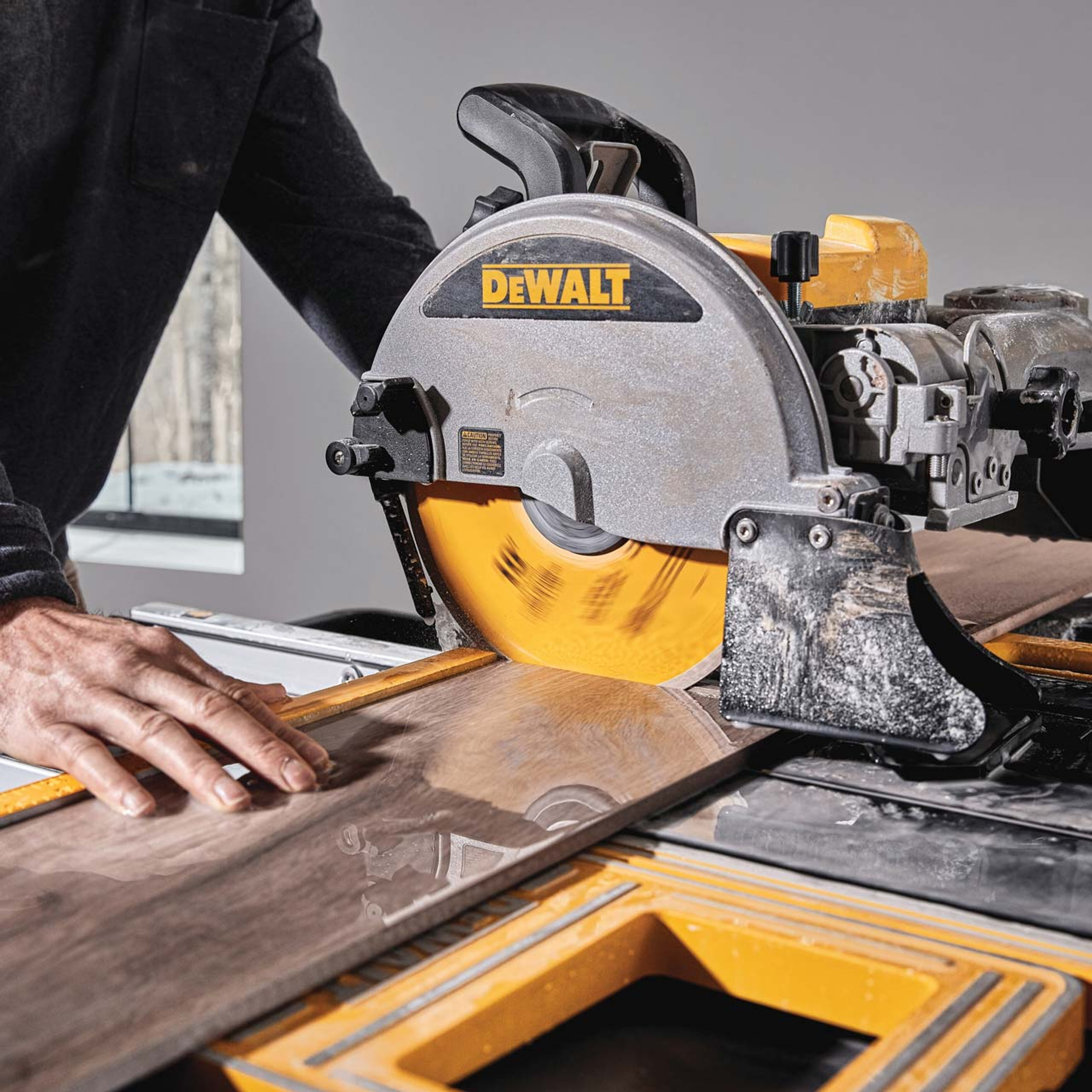 DeWalt D36000L 940mm Wet Tile Saw 110V Toolden