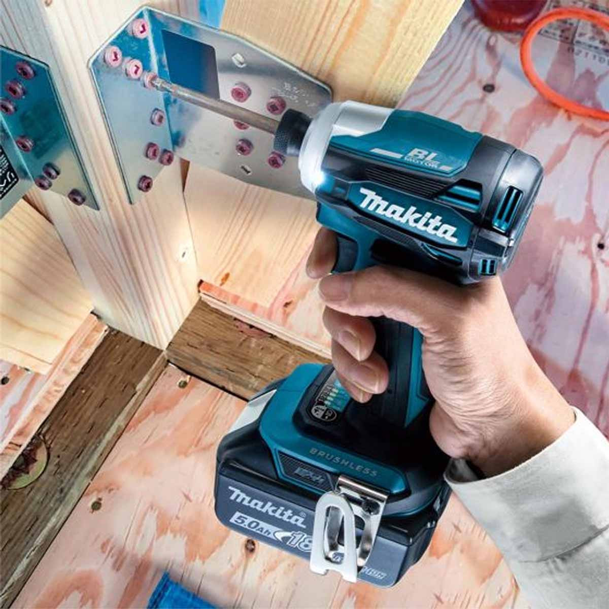 Makita DTD172STJ LXT 18V Brushless Impact Driver with x Ah