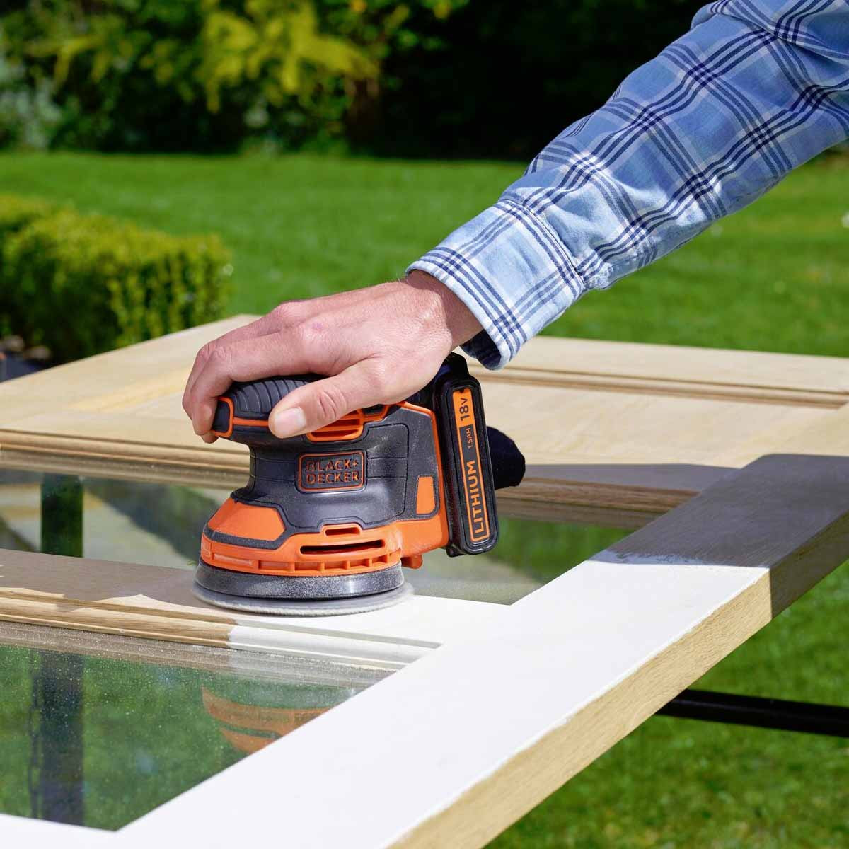 Black Decker BDCROS18-GB 18V Cordless Random Orbital Sander with