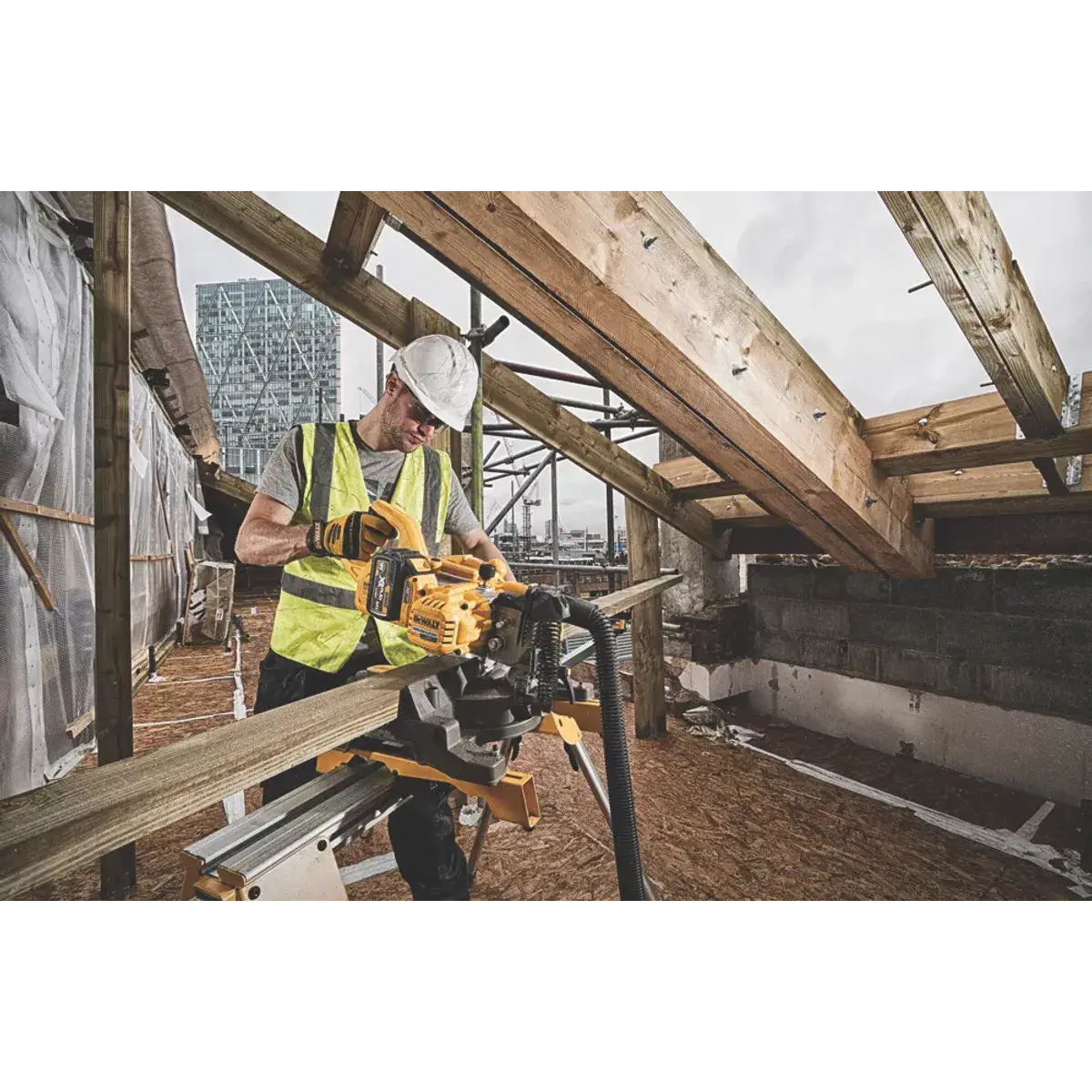 DeWalt DCS777N-XJ 54V XR Flexvolt 216mm Mitre Saw (Body Only
