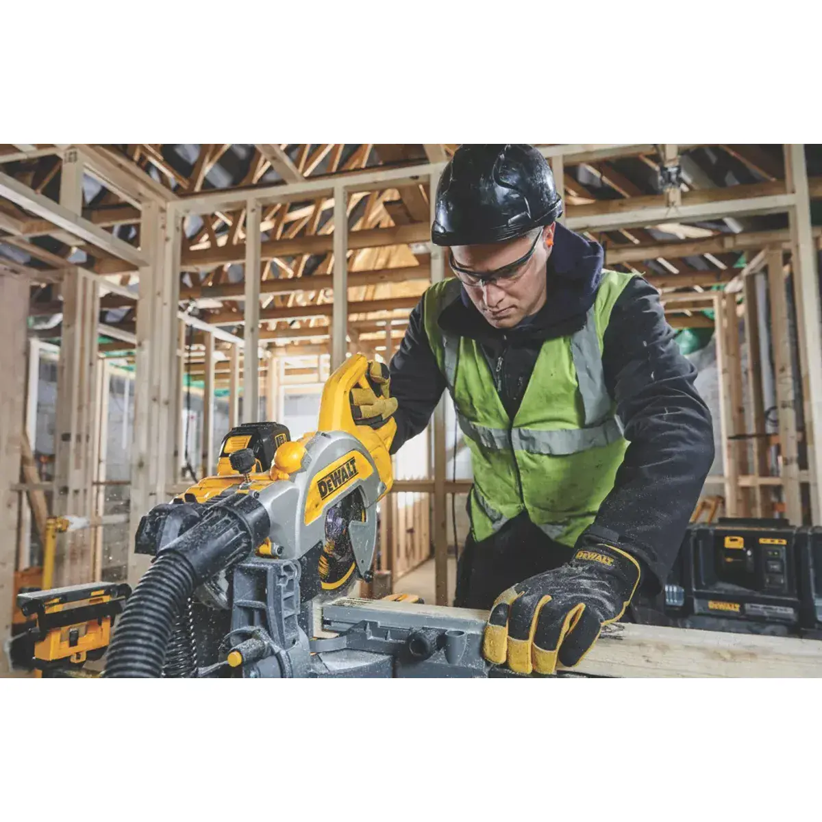 MMW DeWalt DCS777N-XJ 54V XR Flexvolt 216mm Mitre Saw (Body Only