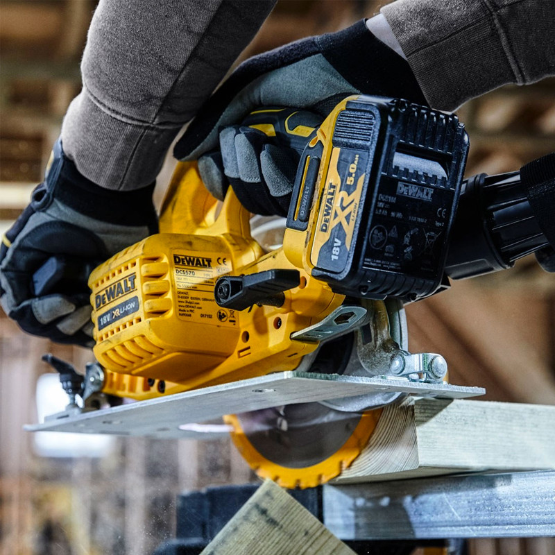 DeWalt DCS570P2-XJ 18V XR 184mm Circular Saw (Body Only) Toolden