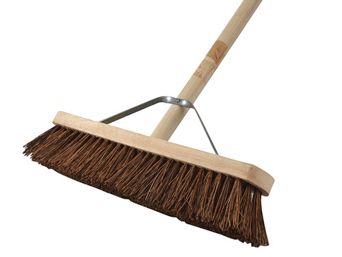 Faithfull FAIBRBAS18H Stiff Bassine Broom 45cm (18in) + Handle & Stay