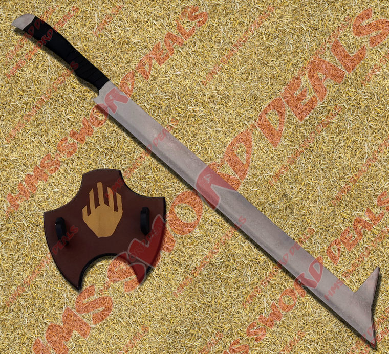 The plaque of uruk hai sword is inspired from viking culture and is wooden with silk screen print as in official replica to offer realistic display options as well.