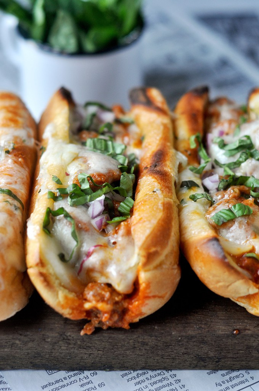 GARLIC BUTTER ITALIAN SAUSAGE SANDWICHES