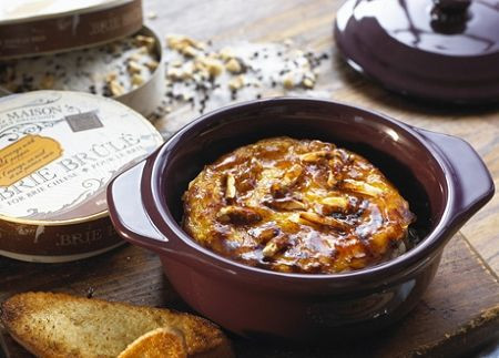 BRIE CHEESE, BRIE BRULEE TOPPINGS & CHEESE BAKER GIFT SET