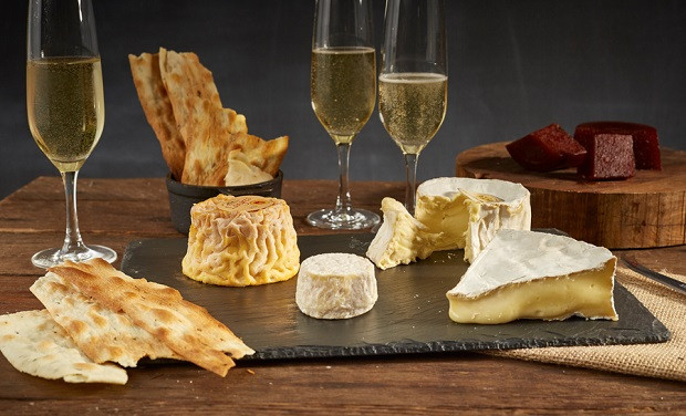 Champagne Cheese Assortment Gift Set