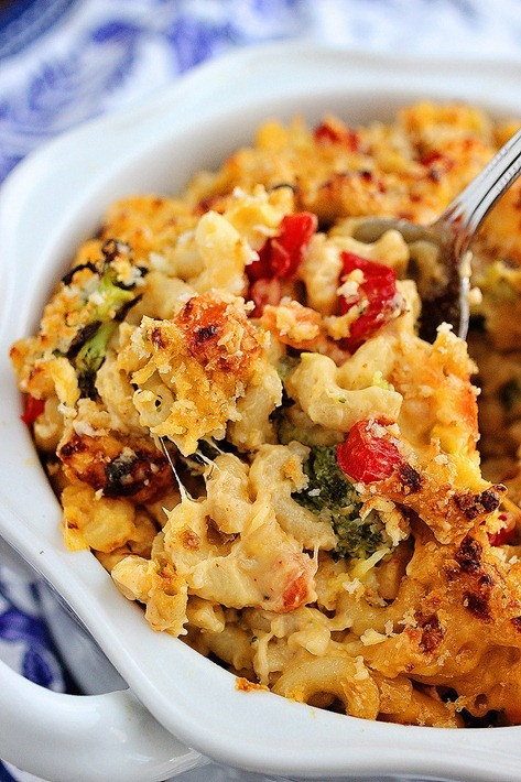 SPICY ROASTED VEGETABLE MACARONI AND CHEESE