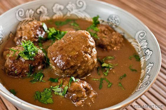 Mom's Norwegian Meatballs with Gravy (Kjøttkaker med brunsaus)