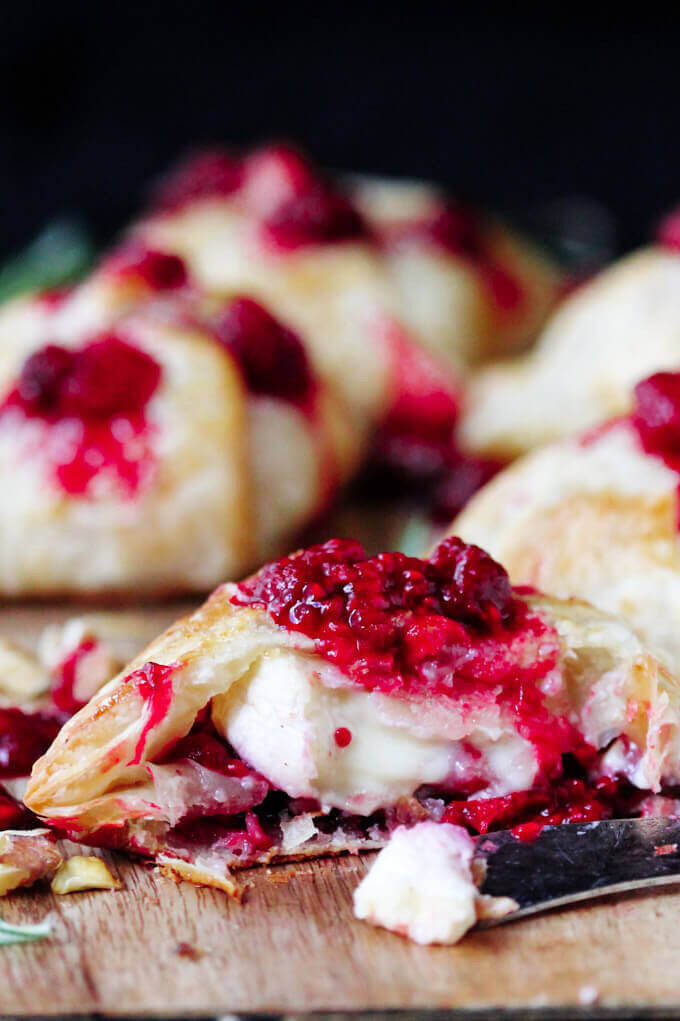 Brie with Raspberry En Croute & Walnuts 24 pieces per tray