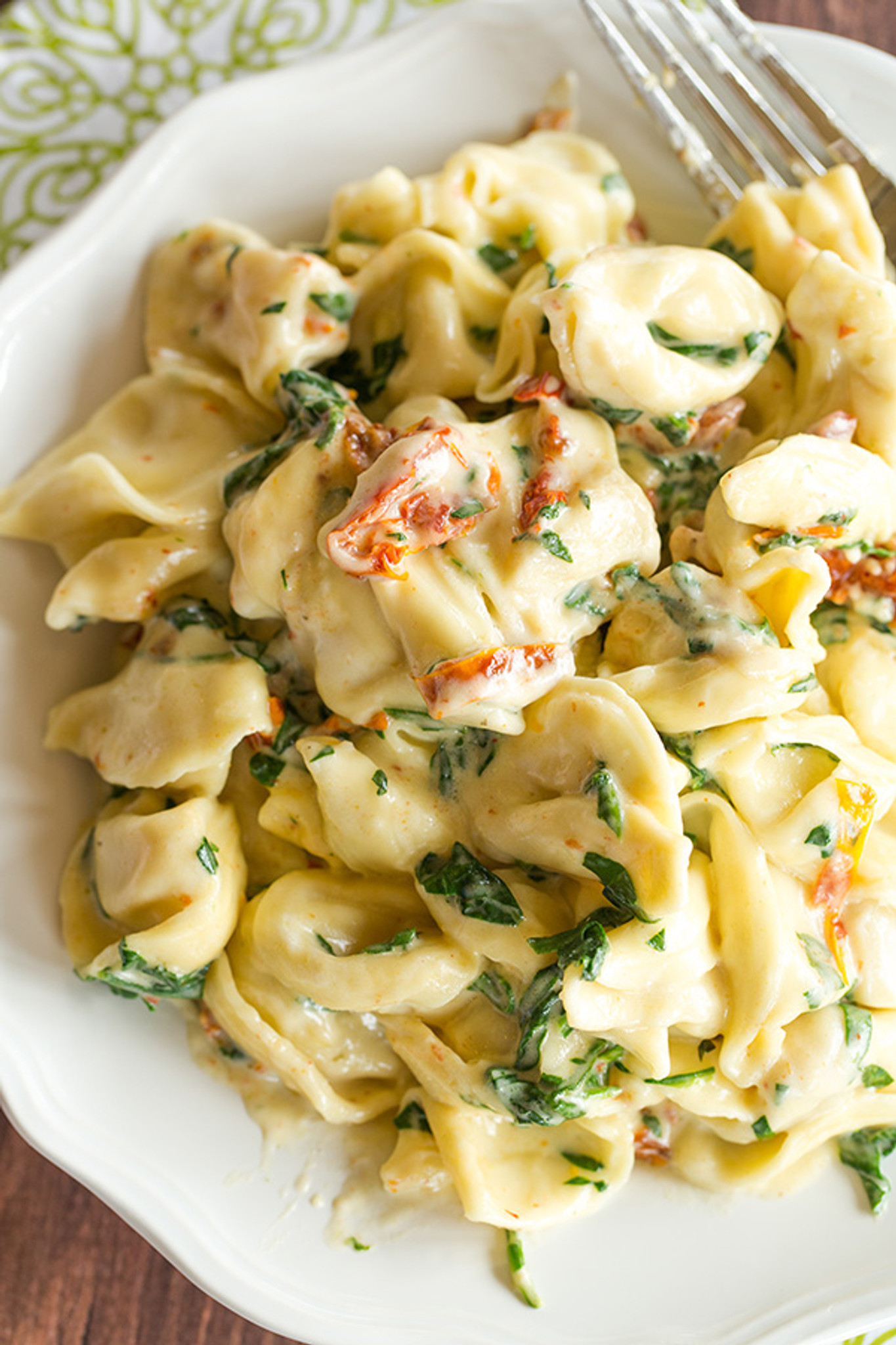 Tortellini with Spinach and Sun-Dried Tomatoes in a Garlic-Parmesan ...