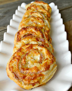Cheesy Italian Pinwheels