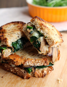 GARLIC, SPINACH & MUSHROOM MELT GARLIC, SPINACH & MUSHROOM MELT