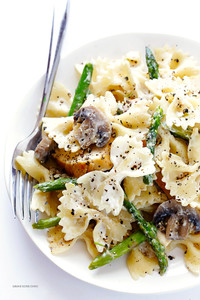 Pasta with Goat Cheese, Chicken, Asparagus & Mushrooms Pasta with Goat Cheese, Chicken, Asparagus & Mushrooms