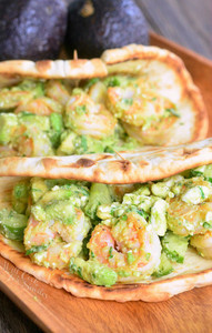AVOCADO SHRIMP FLATBREAD SANDWICH AVOCADO SHRIMP FLATBREAD SANDWICH