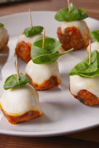 Italian Meatball Parmesan Skewer - 25 pieces per tray Italian Meatball Parmesan Skewer - 25 pieces per tray