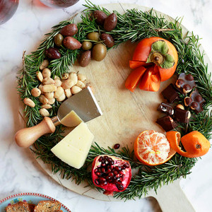 Holiday Wreath Cheese Boards / Food Wreath Boards Holiday Wreath Cheese Boards / Food Wreath Boards