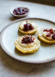 Brie, Cranberry & Pecan Bites - 50 pieces per tray Brie, Cranberry & Pecan Bites - 50 pieces per tray
