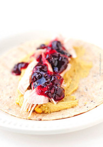 ROSEMARY HUMMUS CRANBERRY TURKEY WRAPS ROSEMARY HUMMUS CRANBERRY TURKEY WRAPS